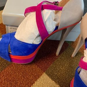 Jessica Simpson’s heels JS-wish size 8